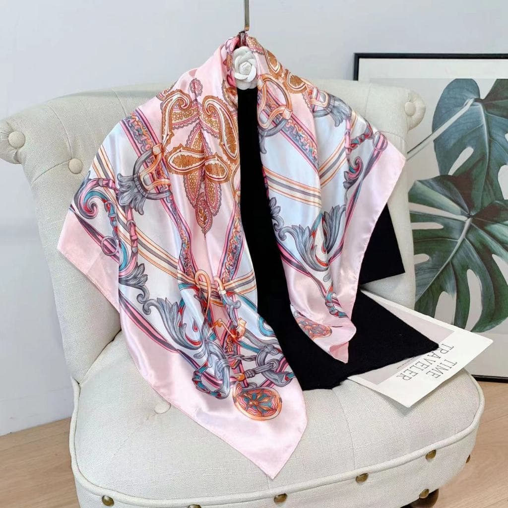 Lenço Encharpe Cachecol Feminino Quadrado Cetim Seda Estilo Barroco Correntes e Arabescos Luxo Chic Elegante 90cmX90cm