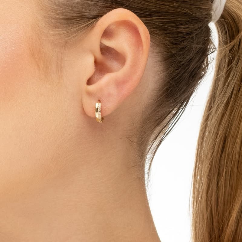 Argola Pequena Banhada a Ouro 18k – Clássico e Atemporal