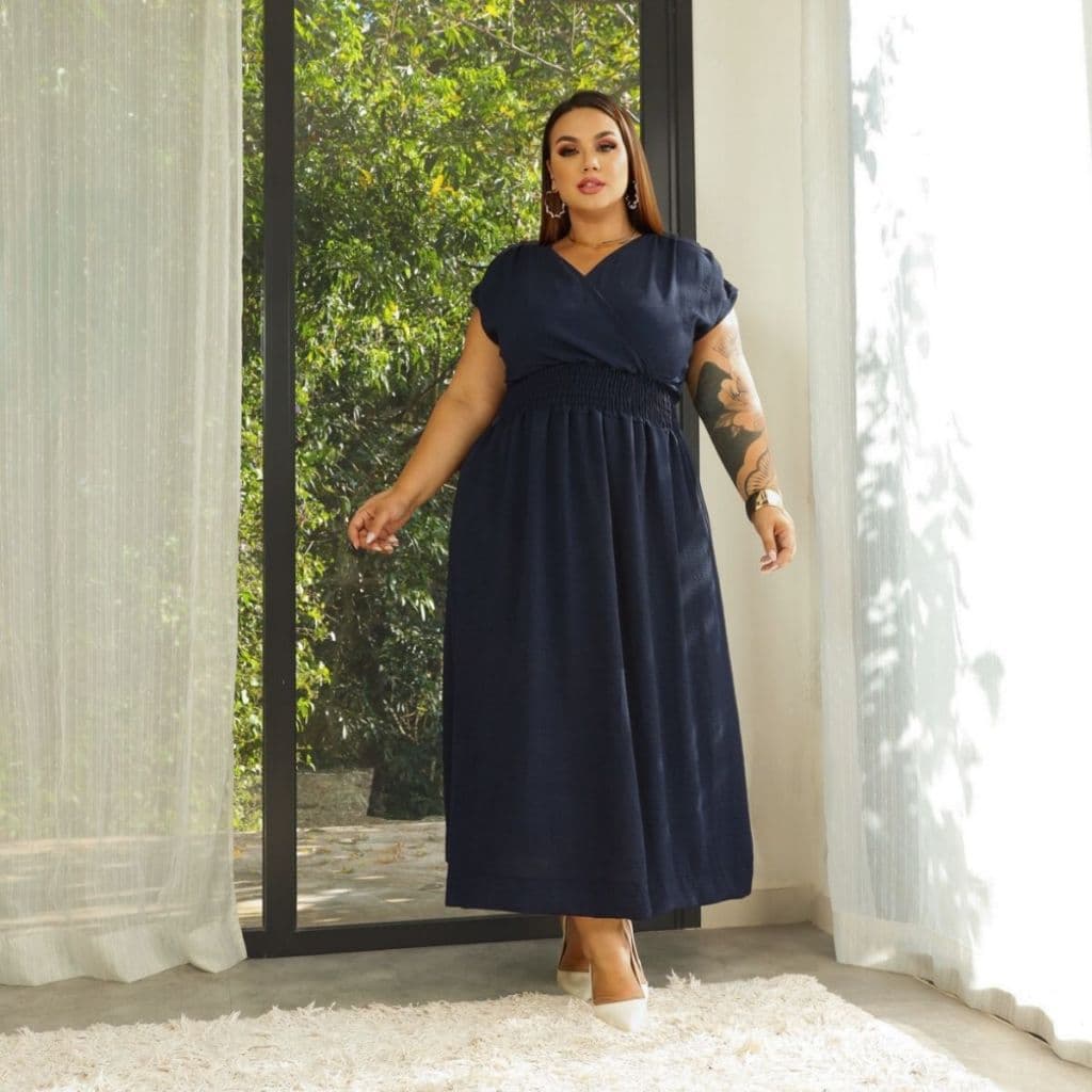 Vestido Preto Feminino Longo Plus Size Transpassado Decote V Acinturado Cintura Lastex Saia Soltinha Lia Rosa.