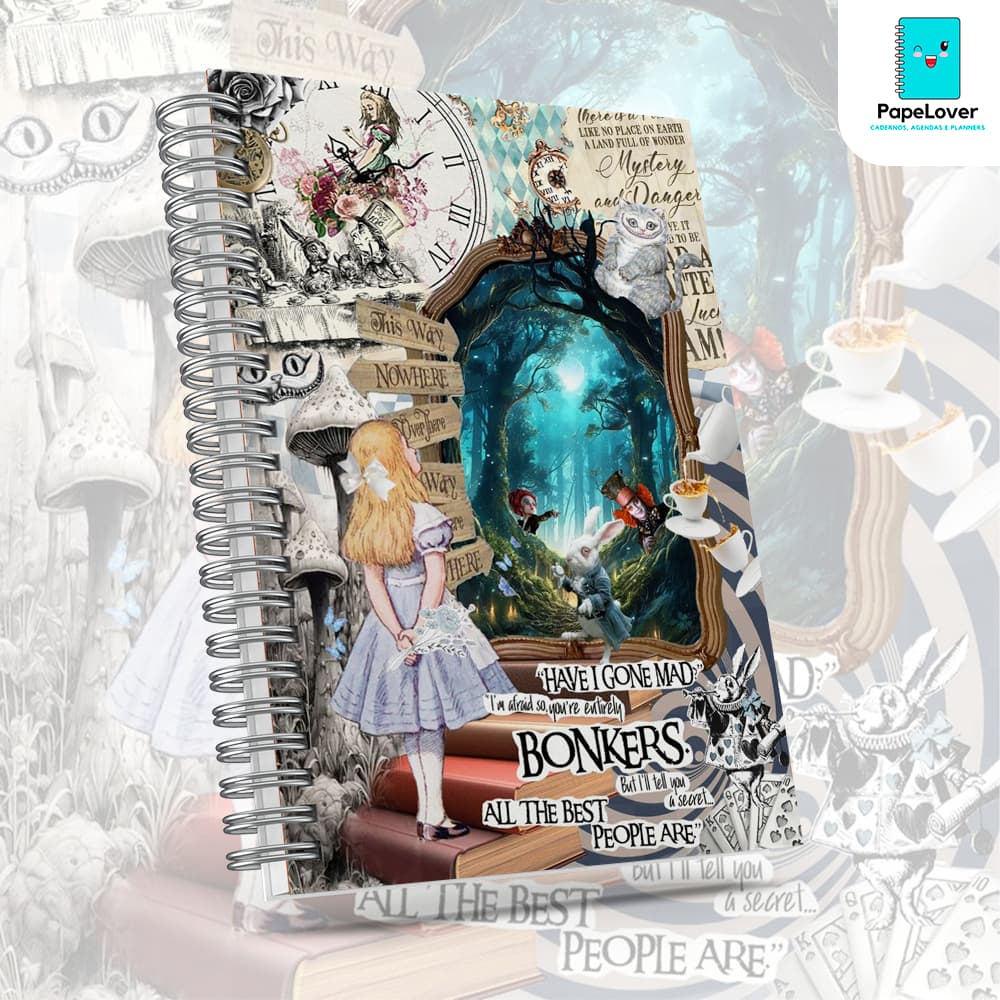 Caderno 'Alice no país das maravilhas' com brinde especial e opção de agenda - Capa dura, impressão HD.