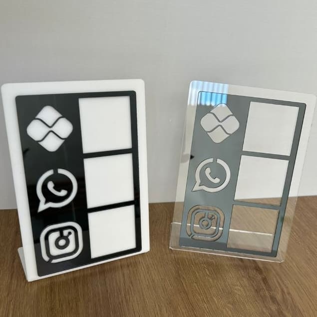 Display de Mesa em Acrílico 2mm com Área para QR Code 4x4cm 16,5x11,5