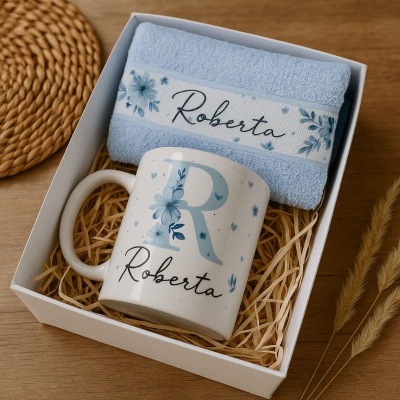 Kit Caneca + Toalhinha Azul Personalizada Lembrancinha  Aniversário Noivado Casamento PRESENTE
