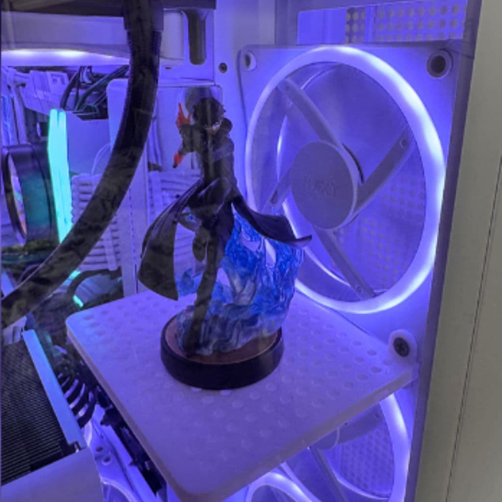 Mini Prateleira Gamer para Gabinete  Exponha suas Action Figures no Setup Coisas Legais PC Gamer