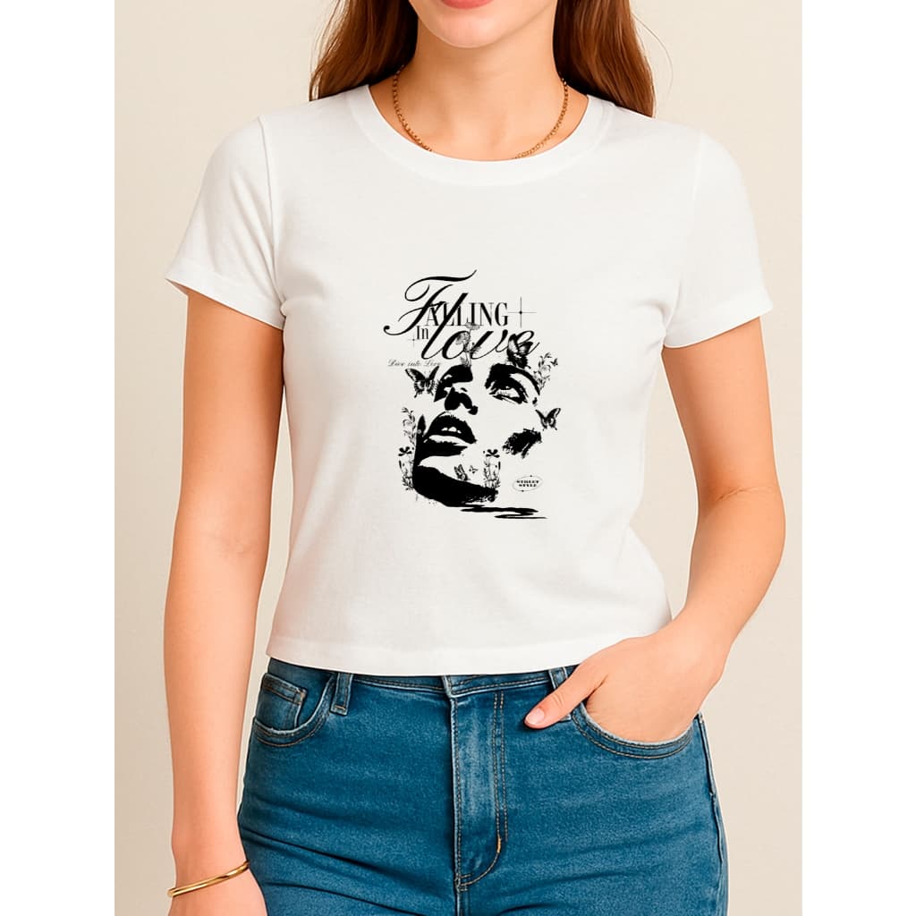 Camiseta Babylook Feminina Estampada 100% Algodão Falling Love Rosto Mulher Frases Moda Tendência