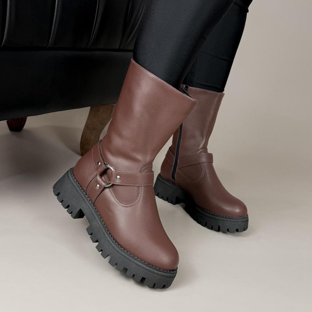 Bota Confortável estilo Biker Boots com Cano Curto e Sola Tratorada Macia e Leve