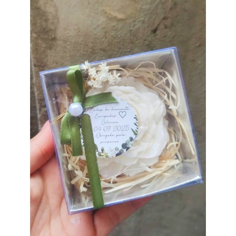 Vela Peônia luxury/ com caixinha prata ou dourada/vela aromatica
