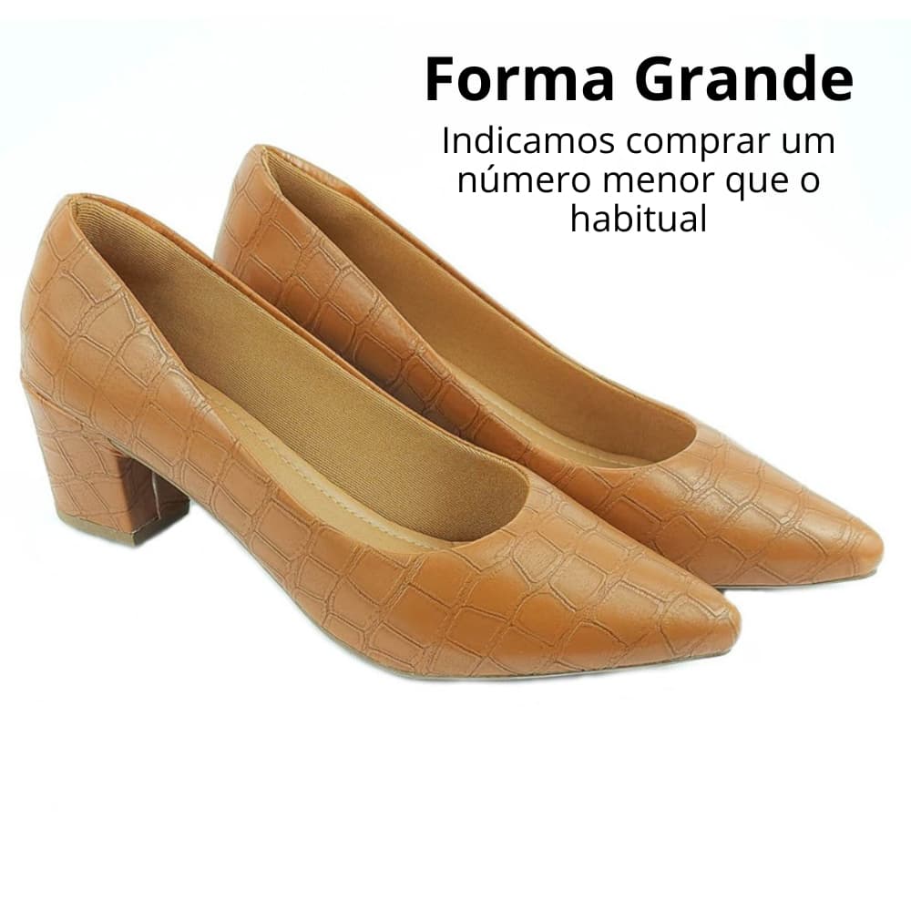 Sapato feminino scarpim marrom caramelo / preto salto médio grosso .
