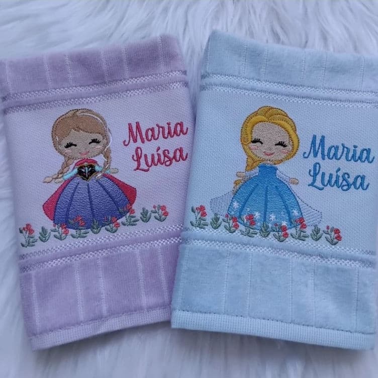 kit 2 toalhas de mão, lavabo, bordada personalizada tema princesas.