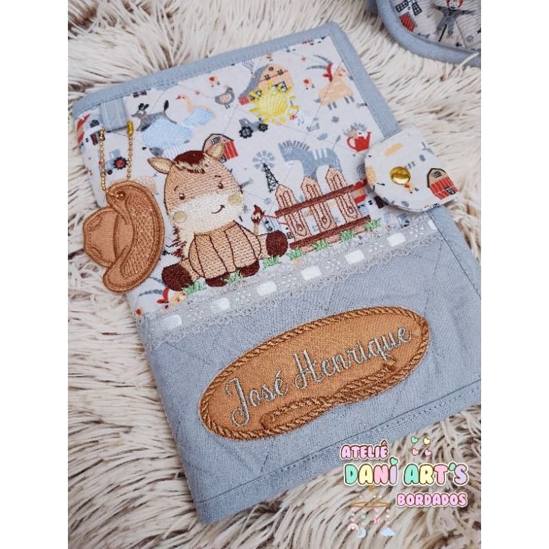 Capa de Caderneta de Vacinação Personalizada – Fazendinha Cowboy