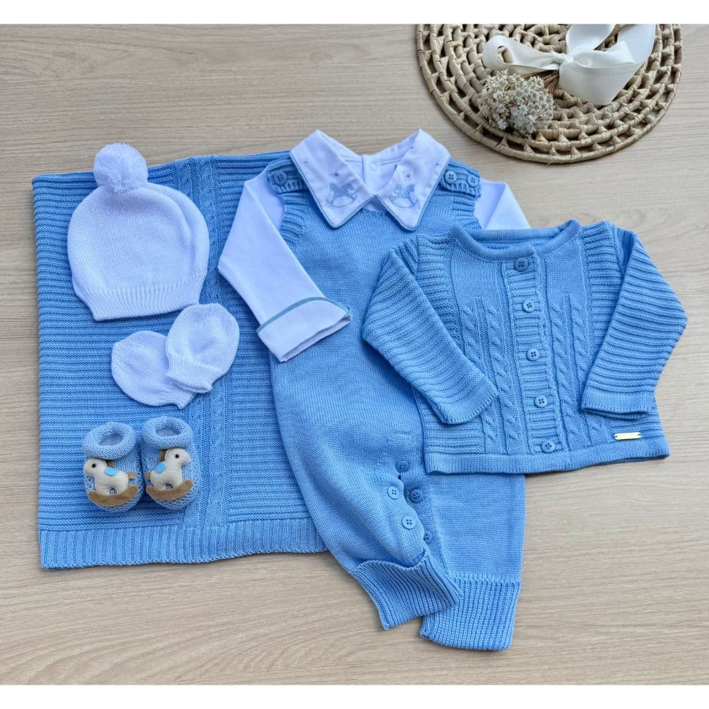 Saída de maternidade menino azul bebê cavalinho em tricot completa