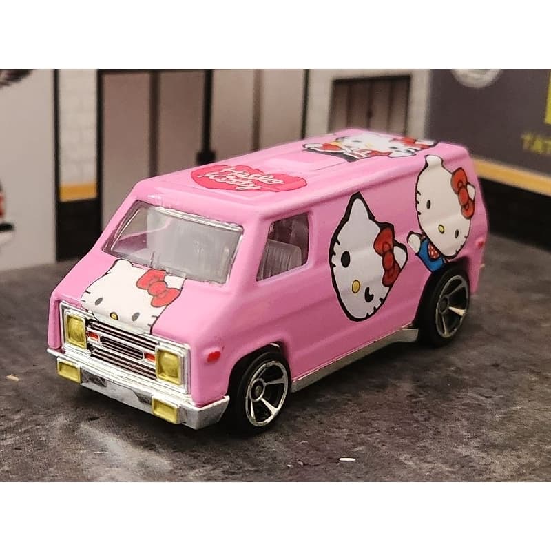 FURGÃO CHEVY VAN CUSTOM HELLO KIT ÚNICO DA SHOPPE COM EMBALAGEM DE ACETATO PRODUTO NOVO ESCALA 1.64 TAMANHO 7CM HW