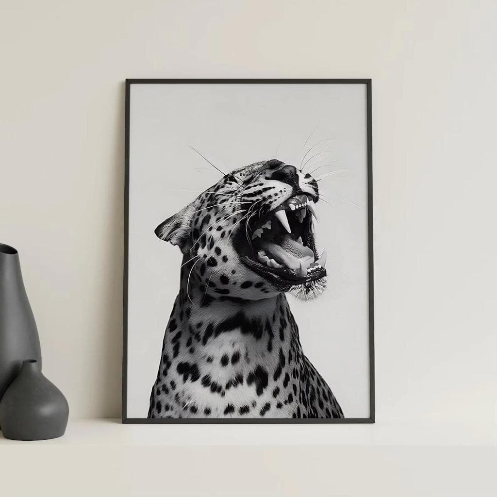 Quadro decorativo Leopardo rugindo realismo preto e branco (1 peça)
