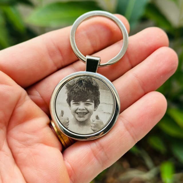 Chaveiro de Aço Personalizado Foto Casal Namorados - Filhos Presente Lembrança Pai - Gravação Laser