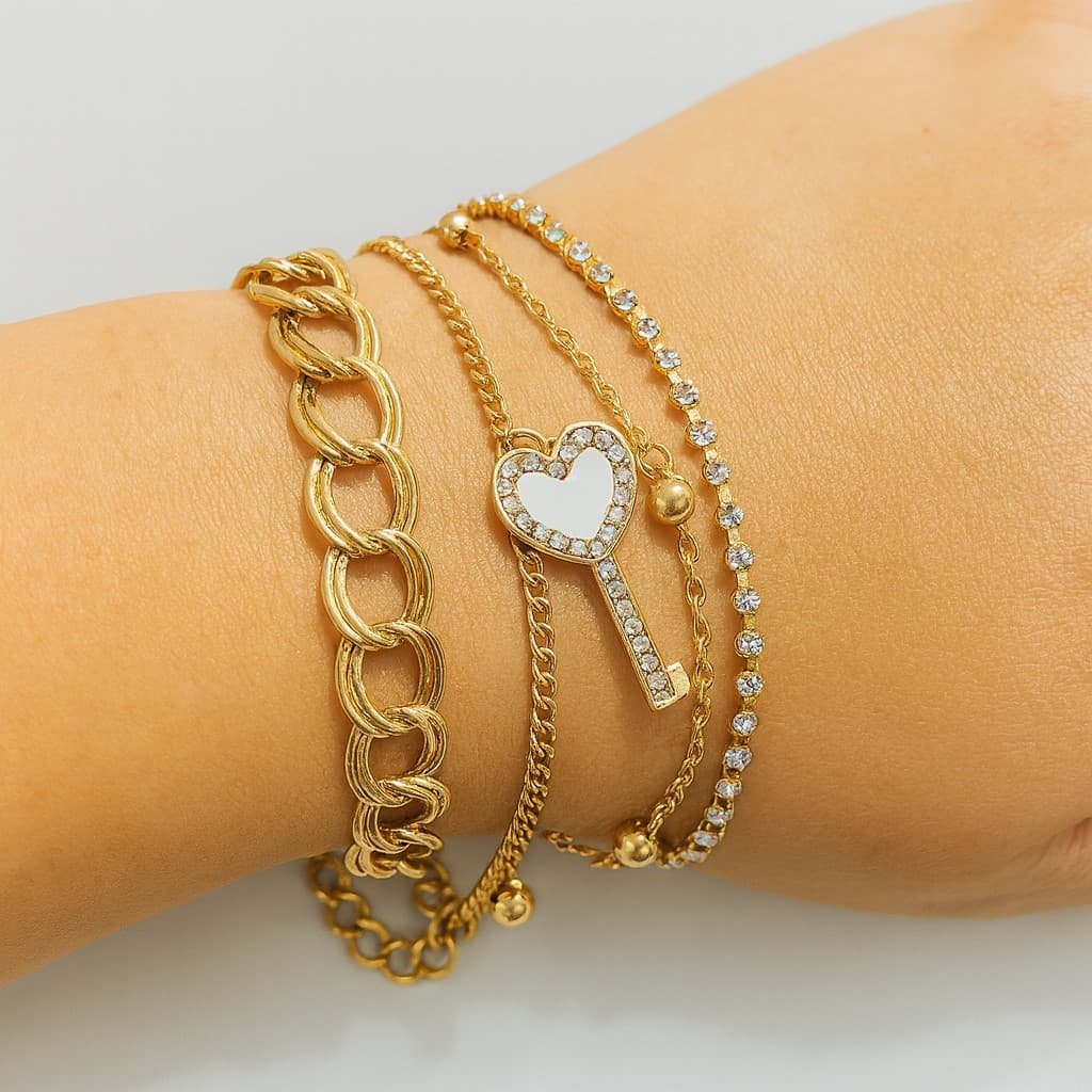 Pulseira Feminina Dourada 💛 Multicamadas com Coração e Strass | Corrente Luxo Delicada Presente