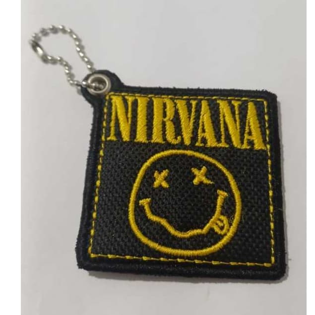 Chaveiro Bordado Nirvana, com corrente bolinha.