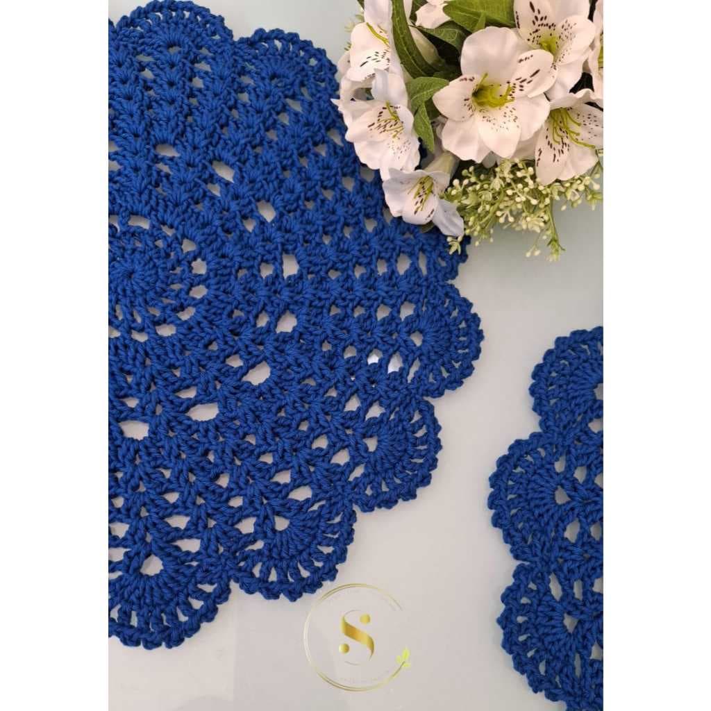 Kit 2 Sousplats de Crochê Flor Azul Royal • Feito à Mão • Jogo Americano Elegante • Envio Imediato