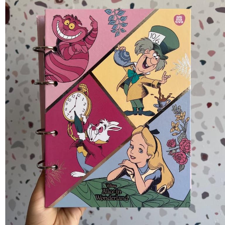 Caderno Argolado Colegial Alice no País das Maravilhas 6 Divisória 160 Folhas Pautadas e Decoradas 190 x 260mm Escolar