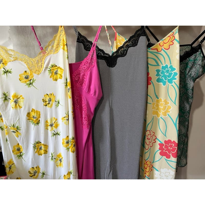 LEIA ANUNCIO Camisola Pequena e Plus Size Nova Cetim Preta Vermelha Azul Florida Pijama