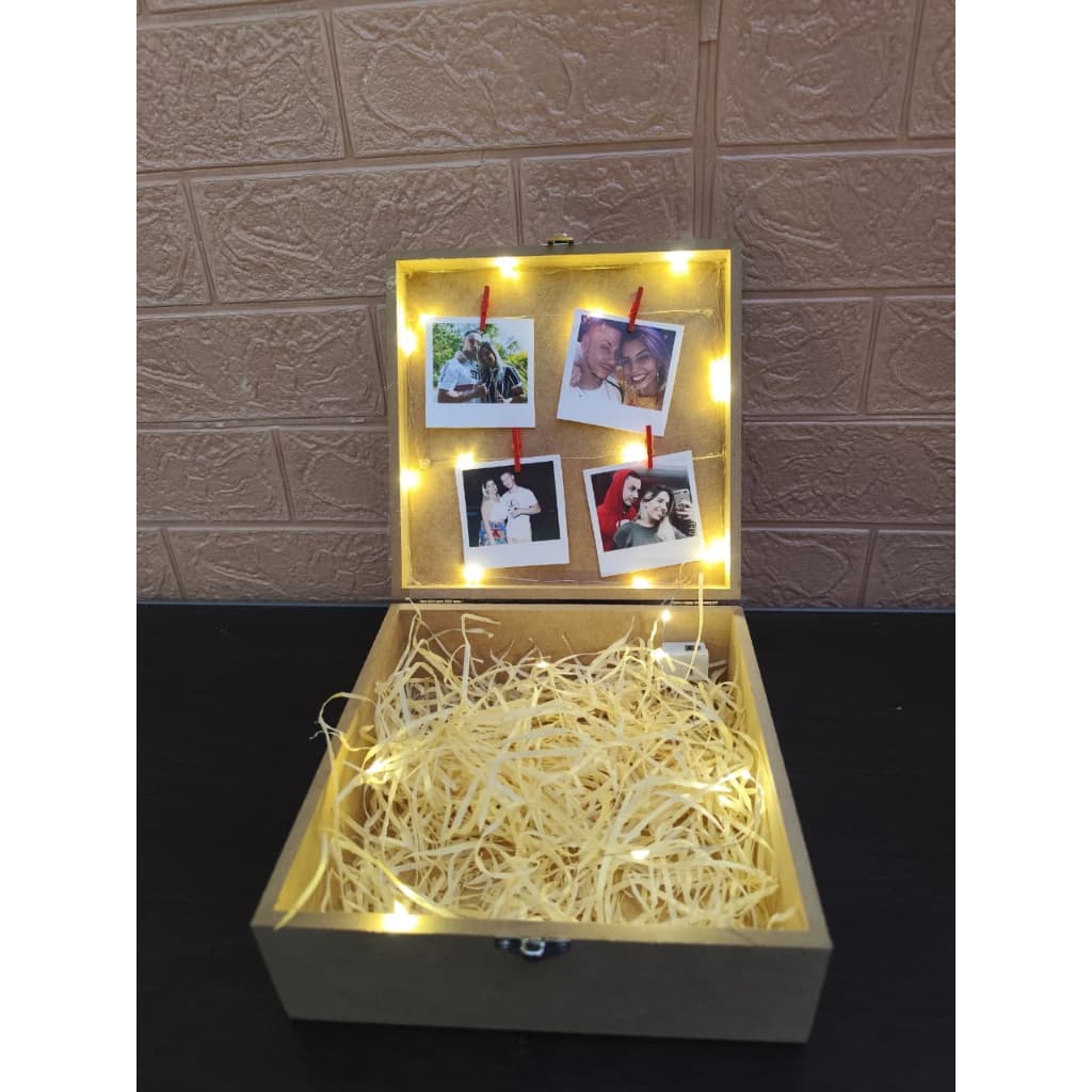 Caixa Decorada com luzes e fotos Caixa de mdf 20x20x8 Casal