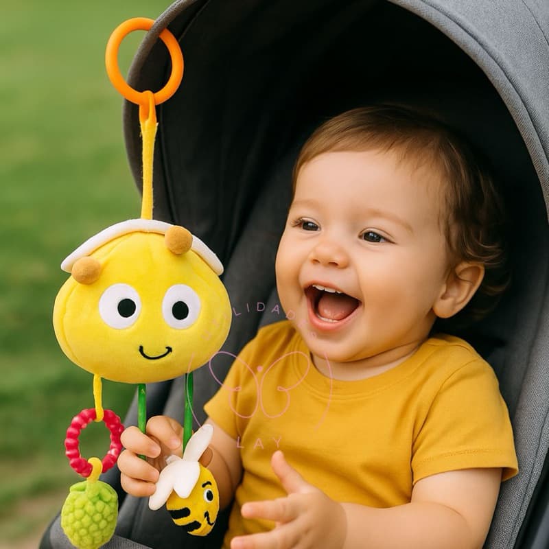 Móbile Anel de Pelúcia Infantil Abelha C/ Brinquedos Sensorial P/ Bebês