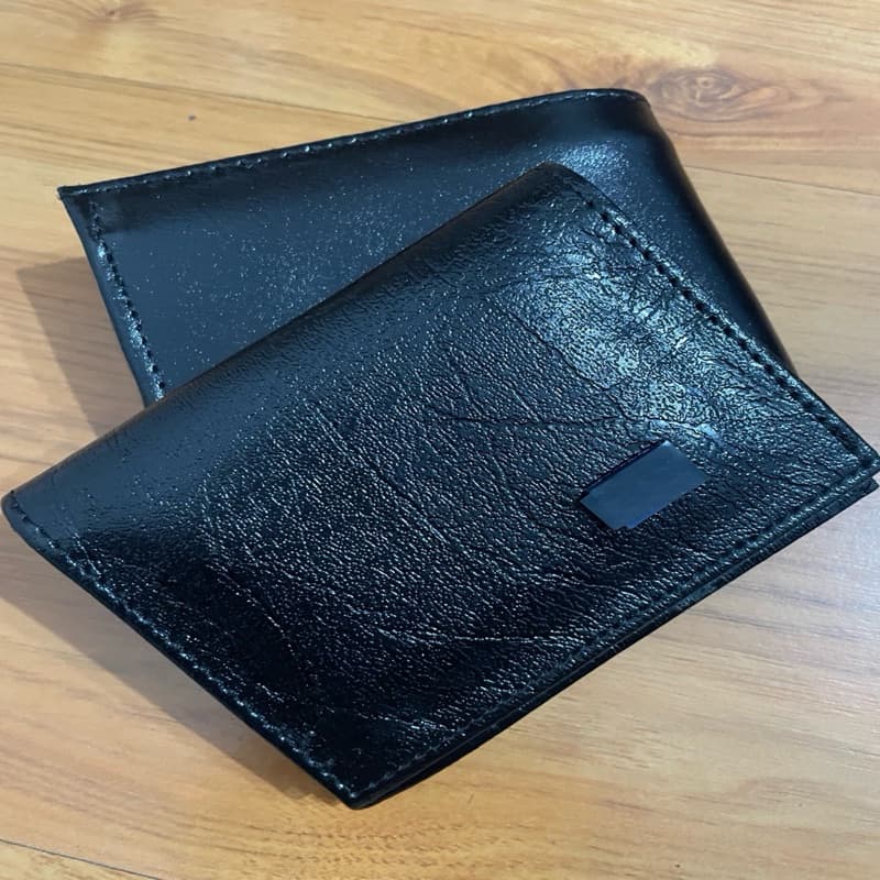 Carteira Masculina Couro Sintético Preta | Compacta, Resistente e Elegante