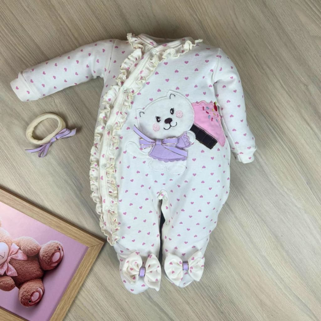 Macacão Bebê Menina com Faixa de Cabelo Sofia – Botões Laterais, Detalhes Delicados, Recém-Nascida