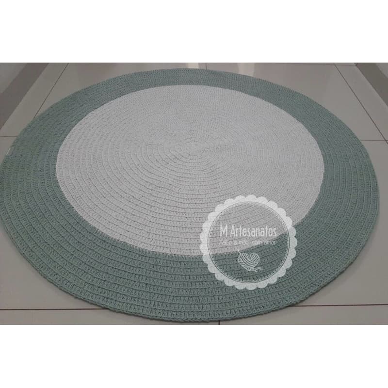 Tapete redondo de crochê verde caqui decoração quarto de bebê infantil