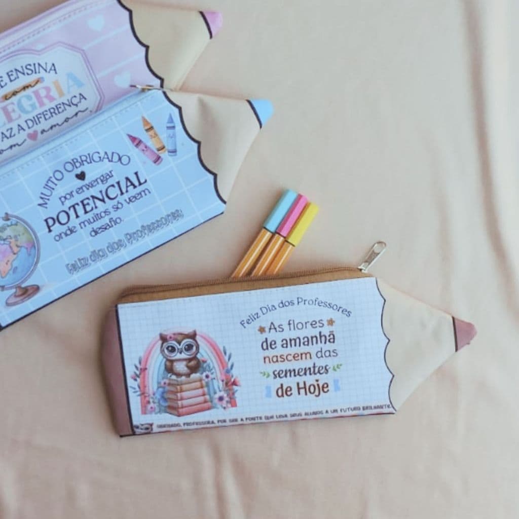 Estojo Personalizado Dia dos Professores Formato Lápis | Lembrancinha Criativa | Presente Educador