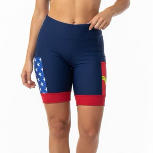 Bermuda ciclista para esportes mulher maravilha com bolsos nas laterais
