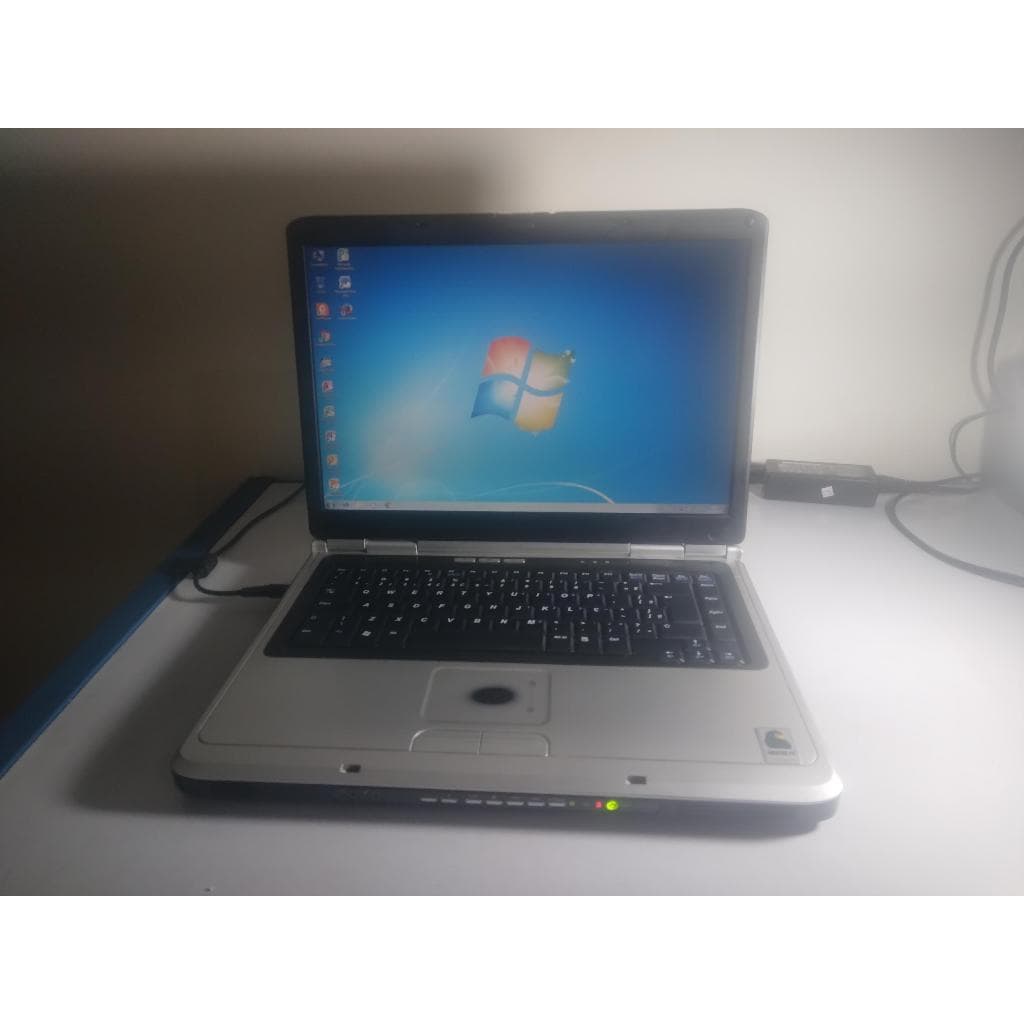 NOTEBOOK AMAZON L71 2GB DE MEMORIA HD DE 40GB IDE  PROCESSADOR PENTIUM M LEIA A DESCRIÇÃO M