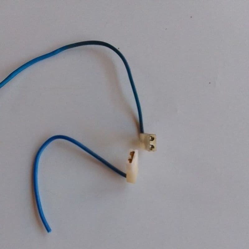 CONECTORES DA VÁLVULA BOMBA E CAPACITOR DA LAVADORA DE ROUPAS USADOS