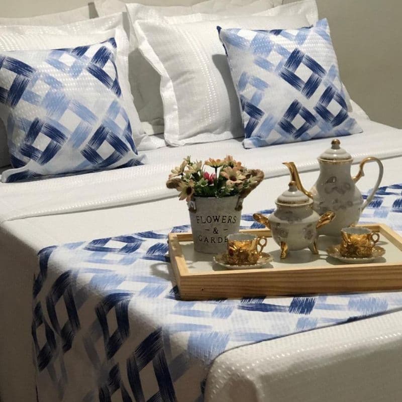 Kit Peseira com 2 Almofadas Decorativas cama Queen