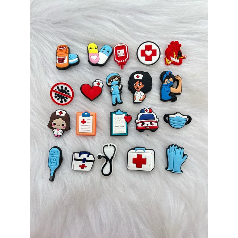 Pins/botons para personalizar calçados saúde/enfermagem/medicina stitch Minnie e Mickey e personagens diversos