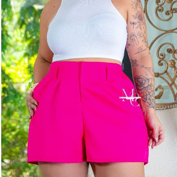 Bermuda Feminina Plus Size Elegante no Tecido Tamanho Grande 48 ao 58