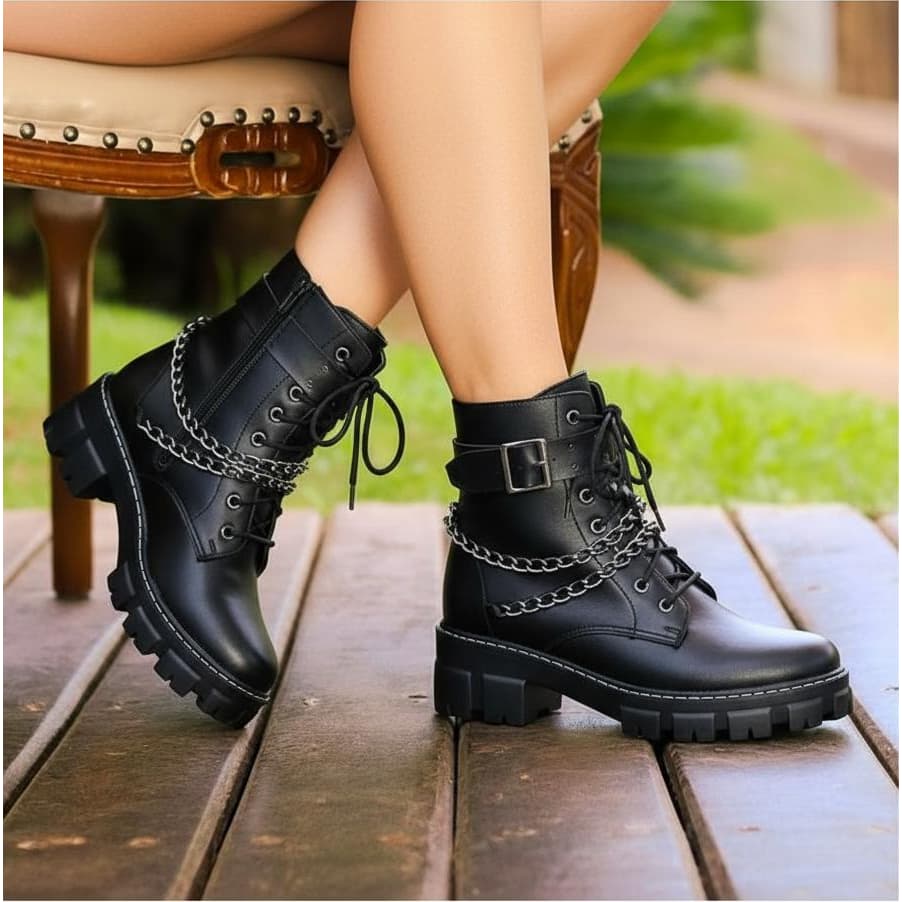 Bota Coturno Feminina Rock Life Preta Tratorada Com Correntes e Spikes