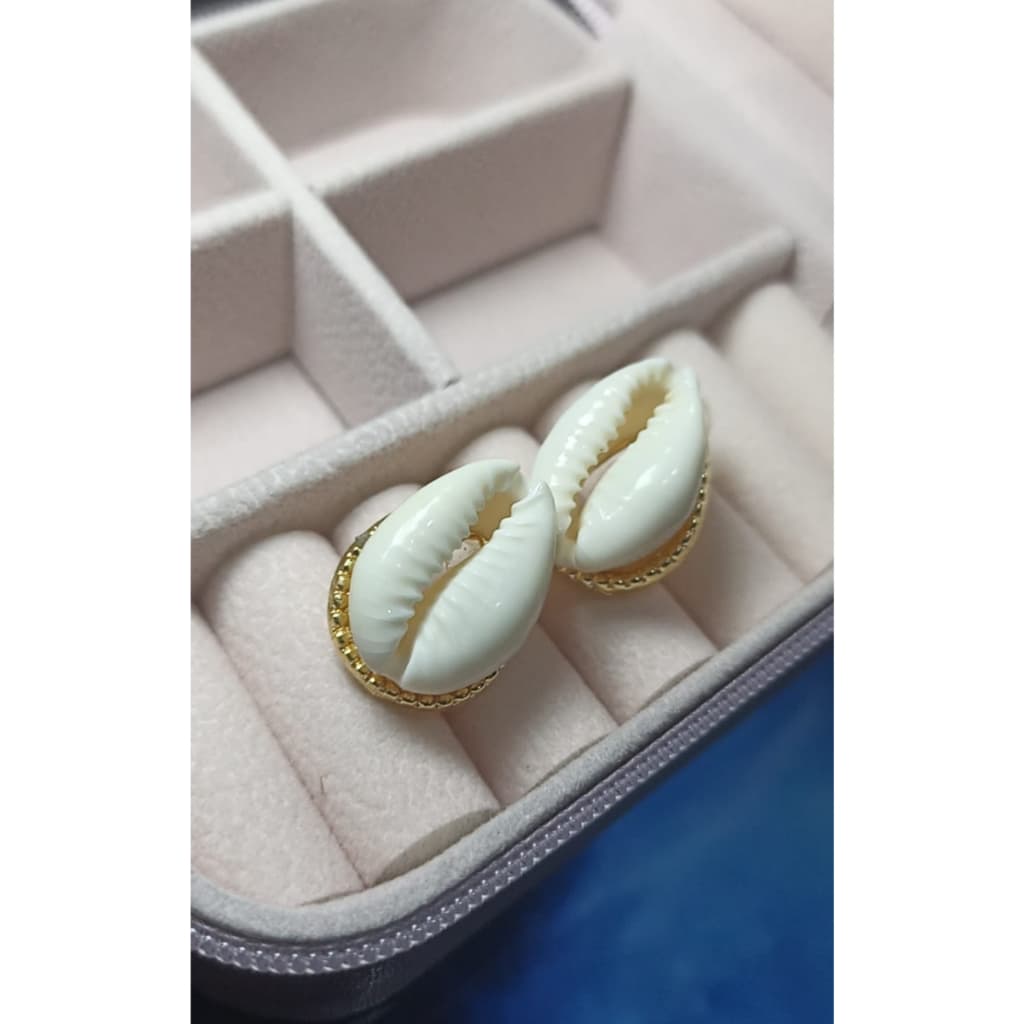 Brinco Búzios Summer Folheado a Ouro 18k