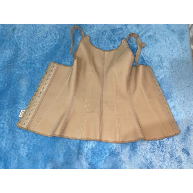 cinta modeladora tamanho 34 PP cor bege busto modelador corpete