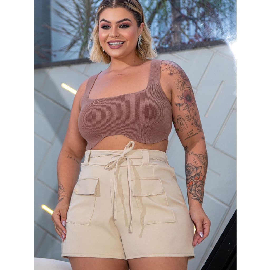 Bermuda Feminina Bolso Frontal Sem Ziper Tecido Elegante Crepe Social Plus Size 48 ao 58 All Curve