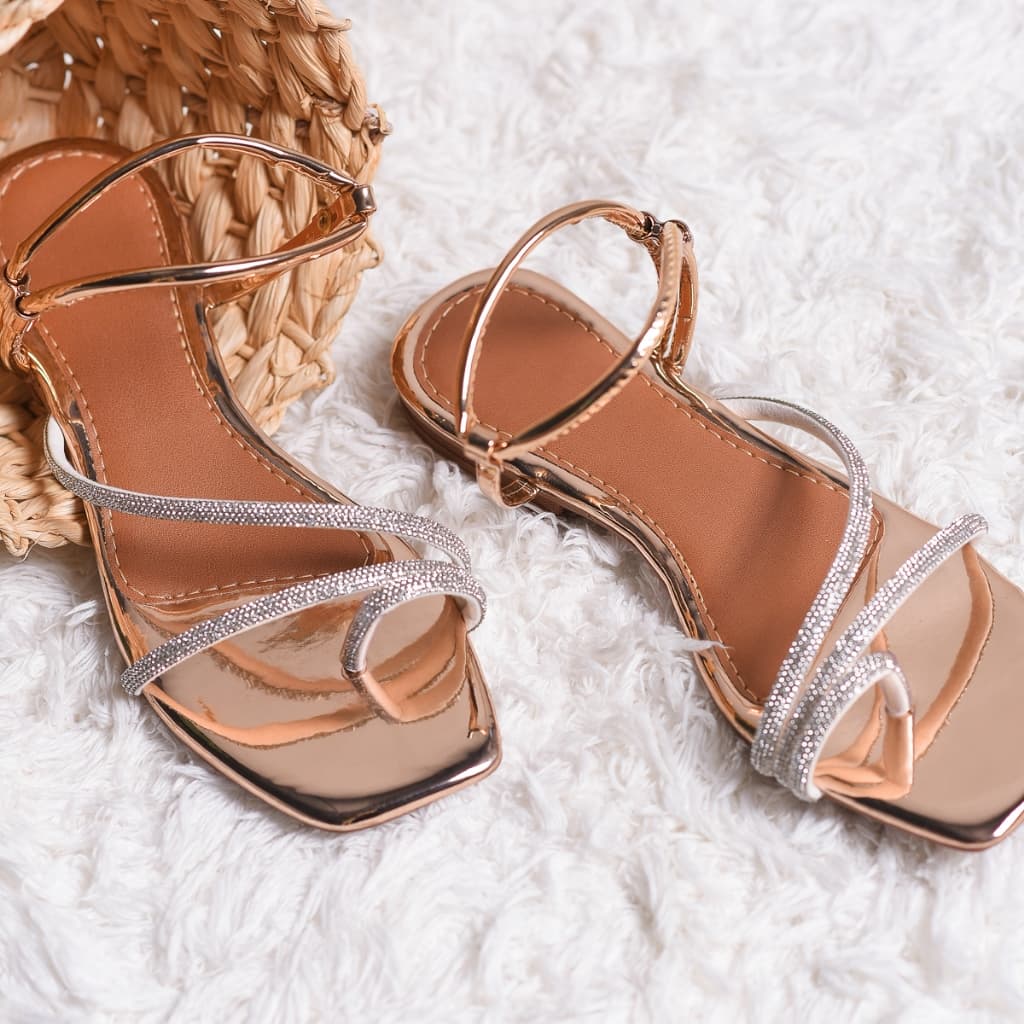 Rasteirinha Feminina Dedinho Strass Elegante Sandália Luxo Com Traseiro 2 Formas De Usar Casual Verã