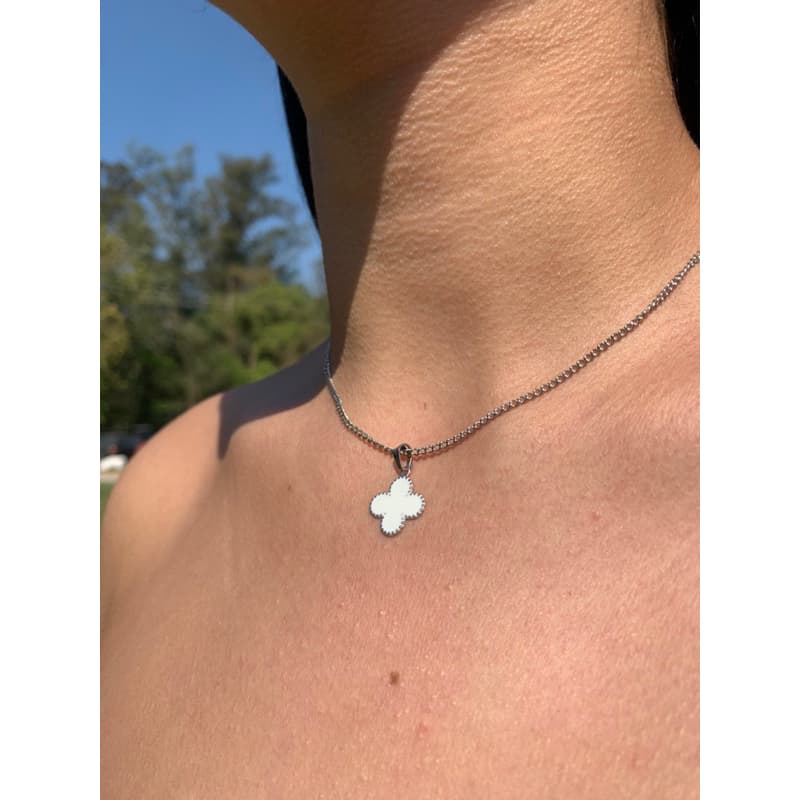 Colar Feminino Trevo Branco Vintage Virgínia Aço Inoxidável Hipoalergênico