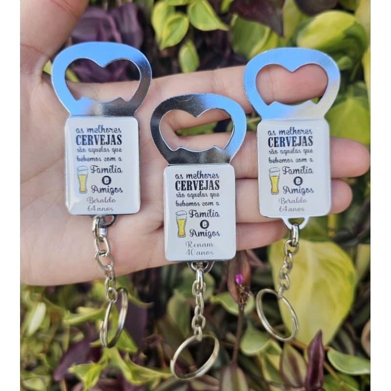 Kit 50 chaveiros chapinha de metal abridor personalizado em resina