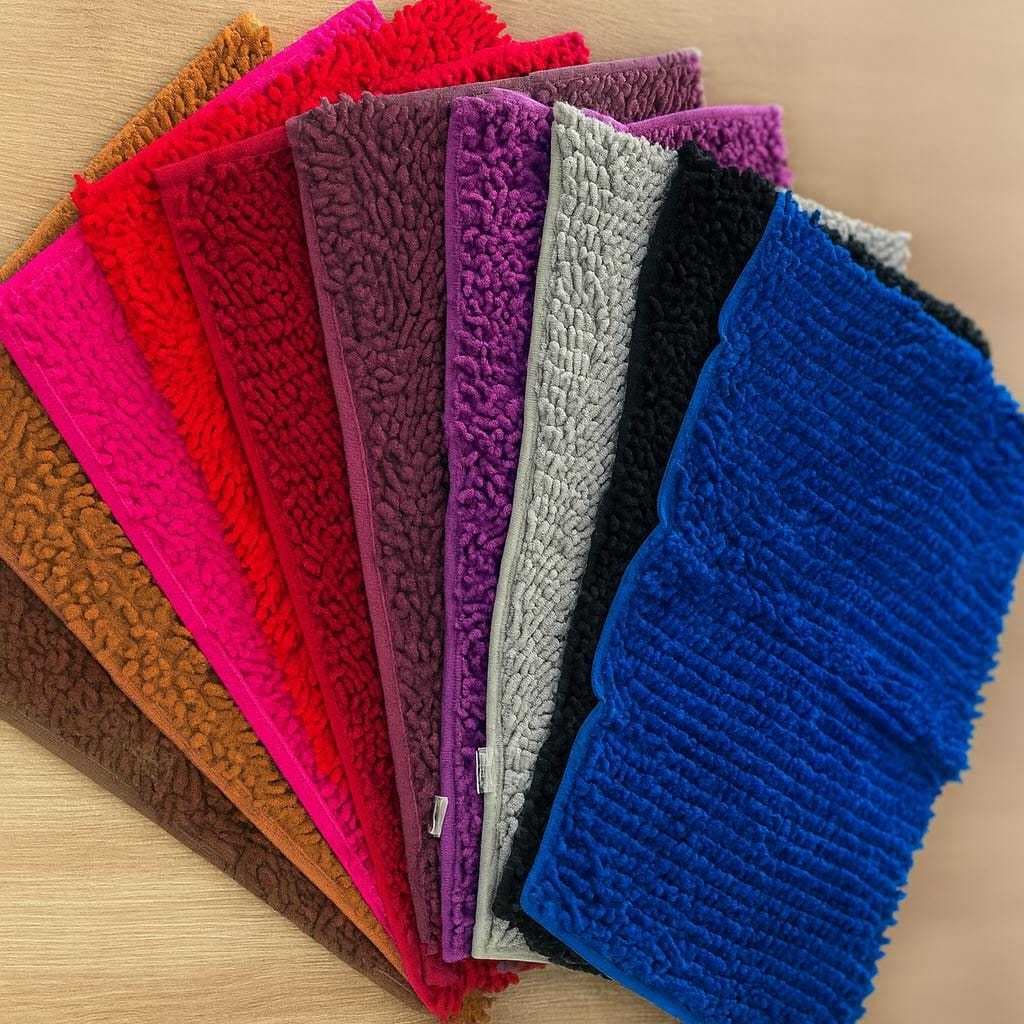 Tapete Banheiro em Microfibra – 40X60 Cm,Antiderrapante, Estilo Macarrão com Bolinhas