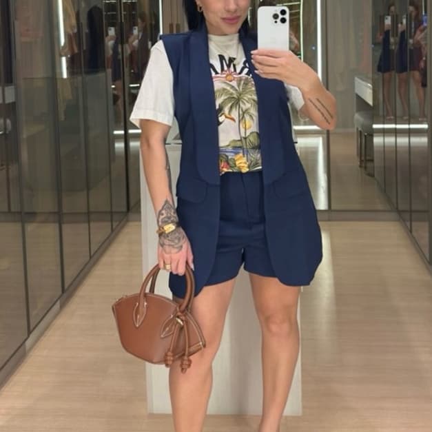 Conjunto Alfaitaria colete e shorts Feminino Elegante Moda chic