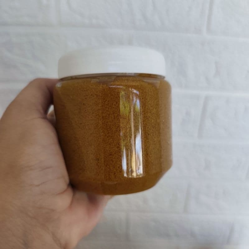 Scrub Esfoliante de Açafrão 250g – Clareador de Manchas, Anti-Foliculite, com Vitamina E e Aroma Flor de Laranjeira