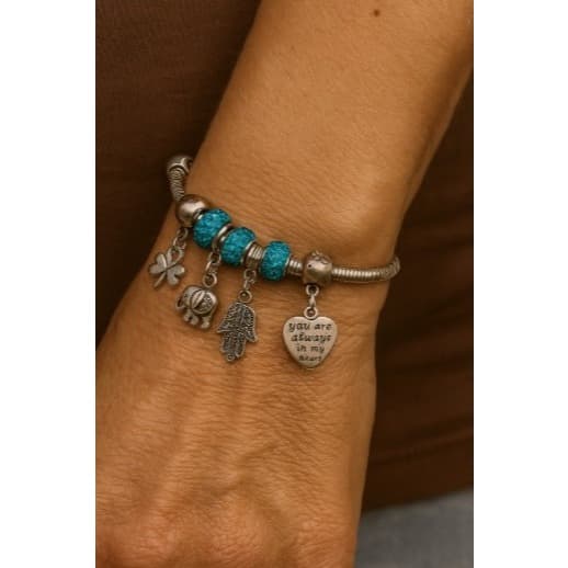 Pulseira com berloque bijouteria 9 berloques variados