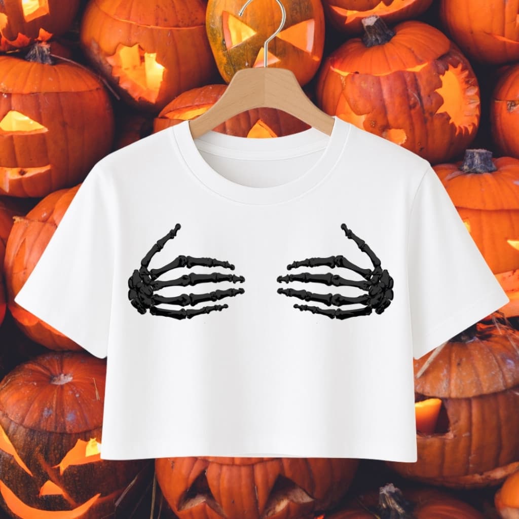 Cropped Preto Feminino Estampa Mãos de Esqueleto Halloween