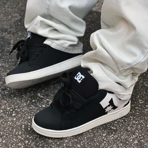 Tênis DC Shoes Court Graffik Skatista Robusto Confortável Diversas Cores Unissex 34 ao 43 30% OFF