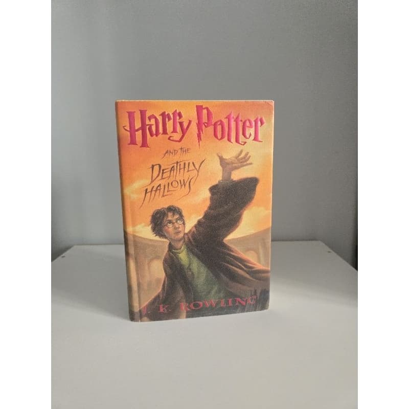 Harry Potter and the Deathly Hallows - Em Inglês Capa Dura