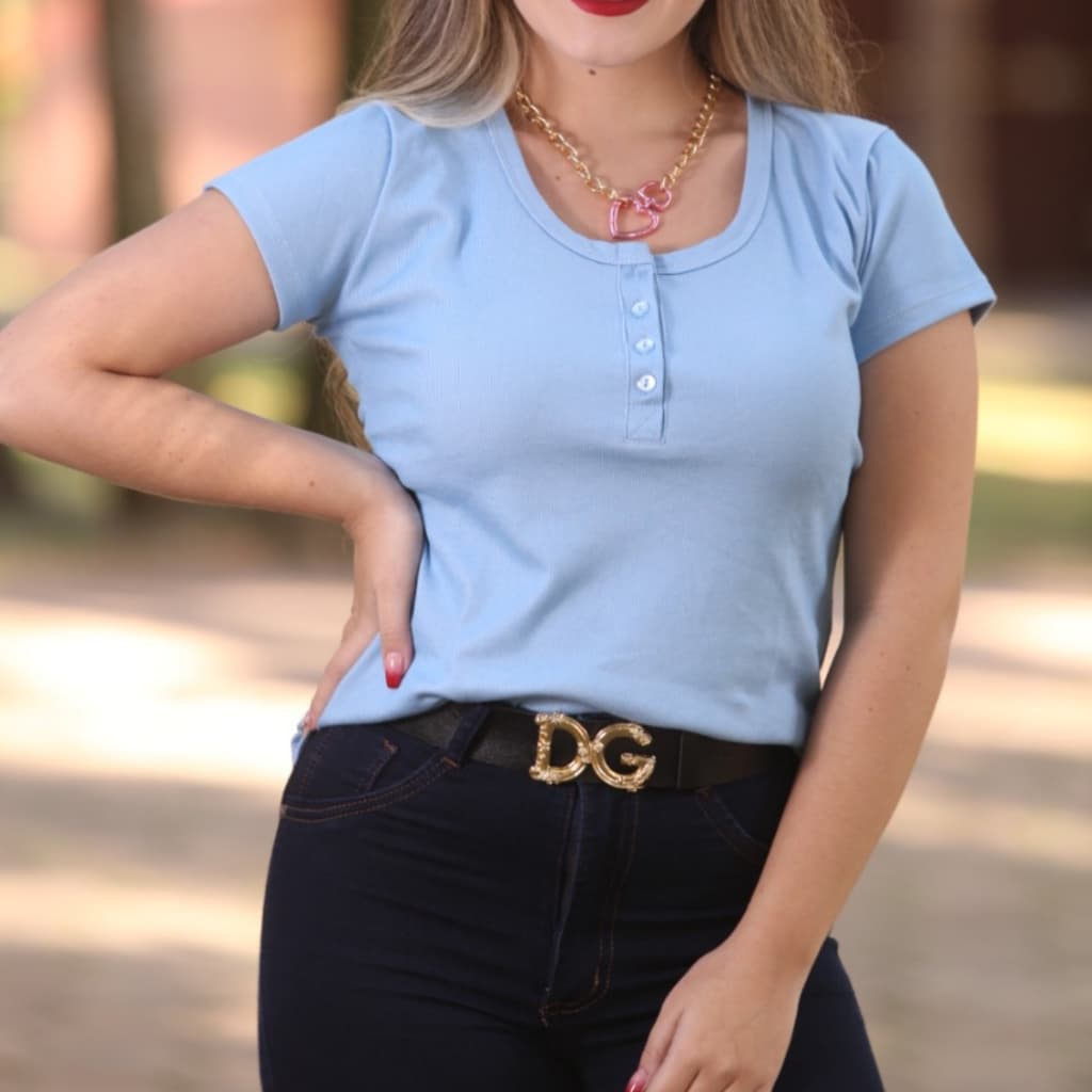 Blusa Feminina Canelada Algodão com Botões Gola Redonda Manga Curta Básica Casual