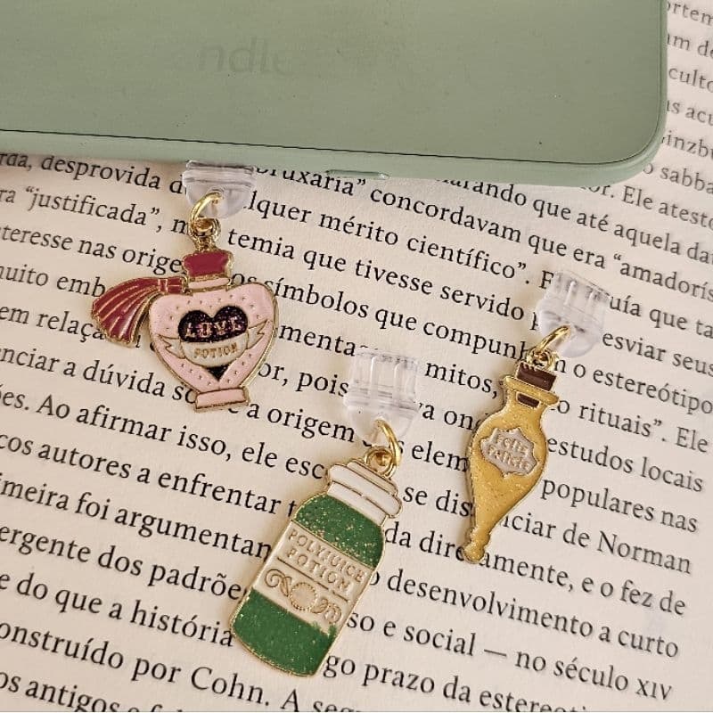 Anti poeira tapa poeira plug proteção entrada TIPO C  kindle celular charm Harry Poção